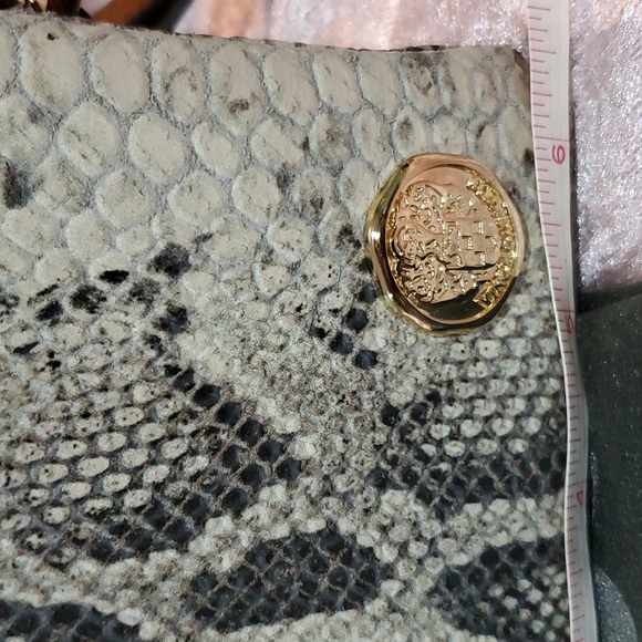 Vince Camuto Crossbody bag - Picture 4 of 13